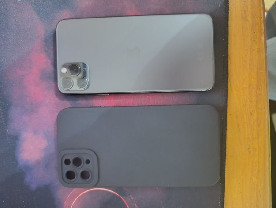 Vând iPhone 11 Pro Max sau schimb cu model mai nou