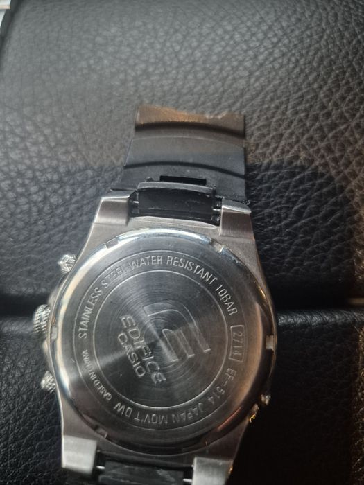 Трое часов всё вместе