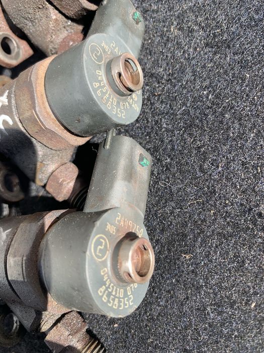 Injectoare Volvo XC 90 Volvo S 60 2.4 D 2002-2006 0445110078