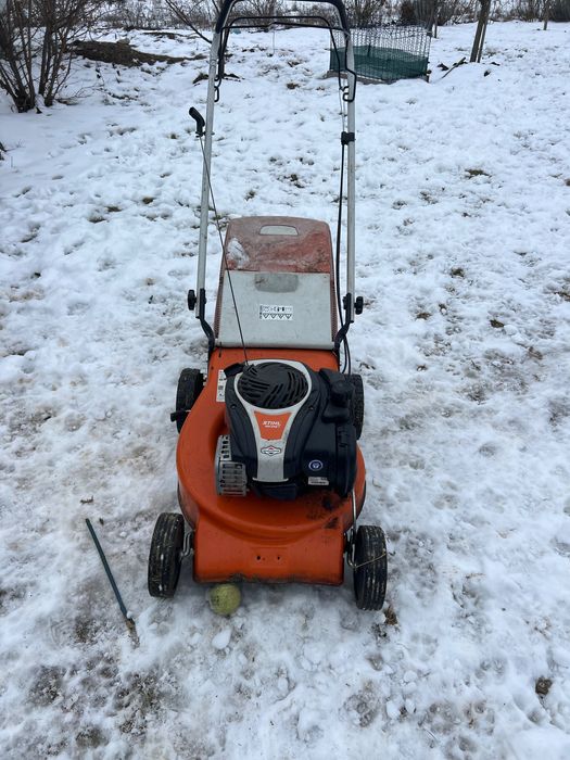 Masina tuns iarba stihl