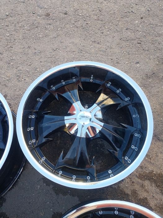 Диски R22 с полкой. Разболтовка 5×150.