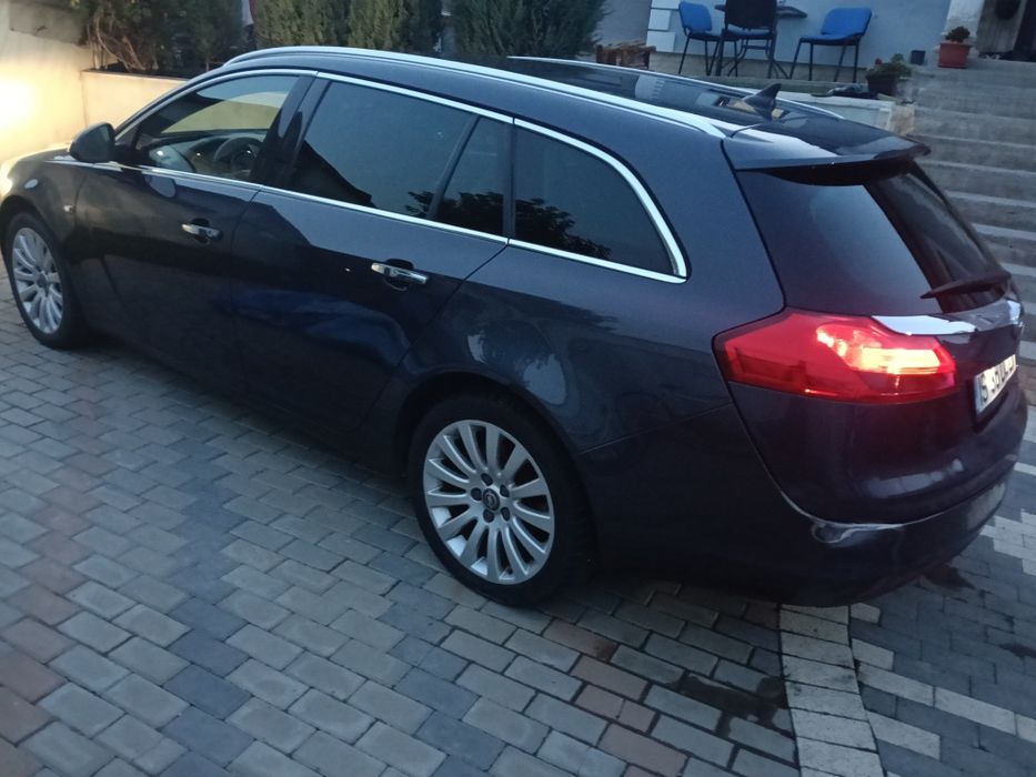 Vând Opel insignia