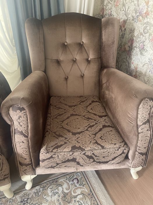 Қолданылған диван и 2 кресло