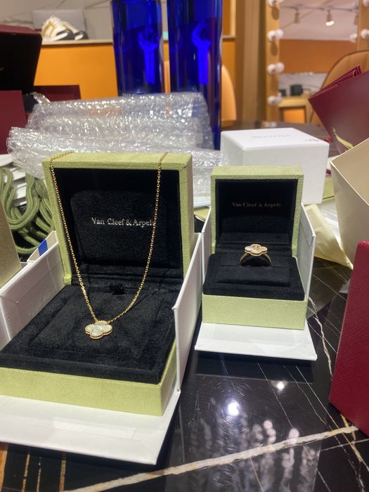 Van Cleef золотые украшения
