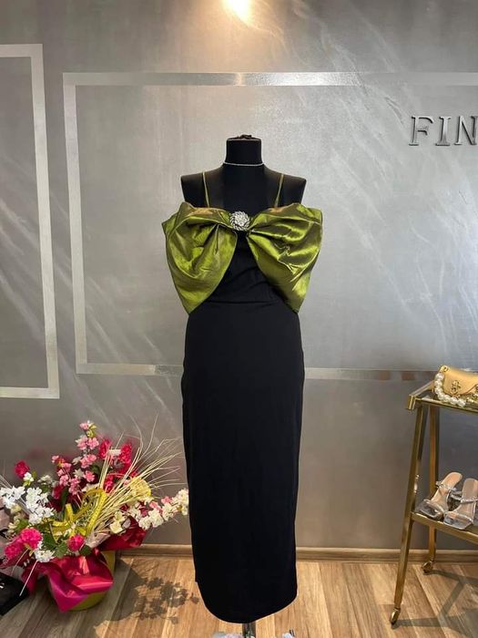 Rochie neagră tip creion
