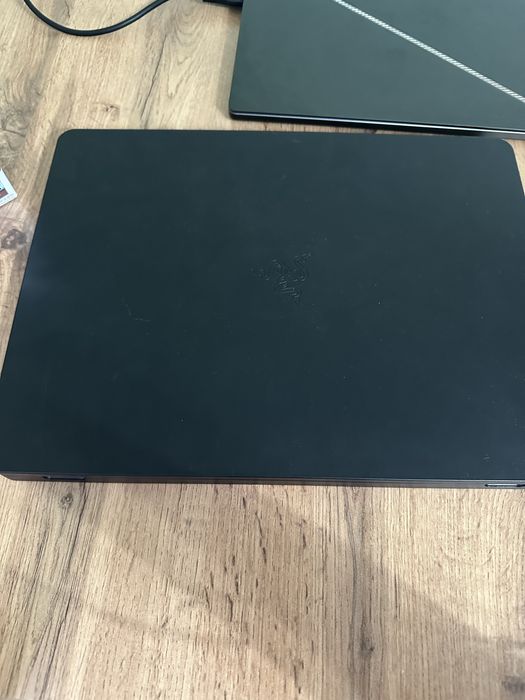 Продам алюминиевый коврик Razer Manticor + Кейс