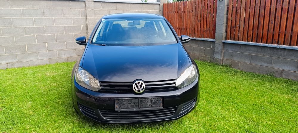 Vând VW Golf 6  2010 Recent Adus 1.4 mpi 80cp Stare foarte buna.