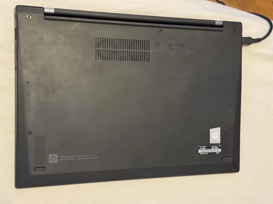 Lenovo ThinkPad X1 Carbon Gen 9 Intel I7 gen 11