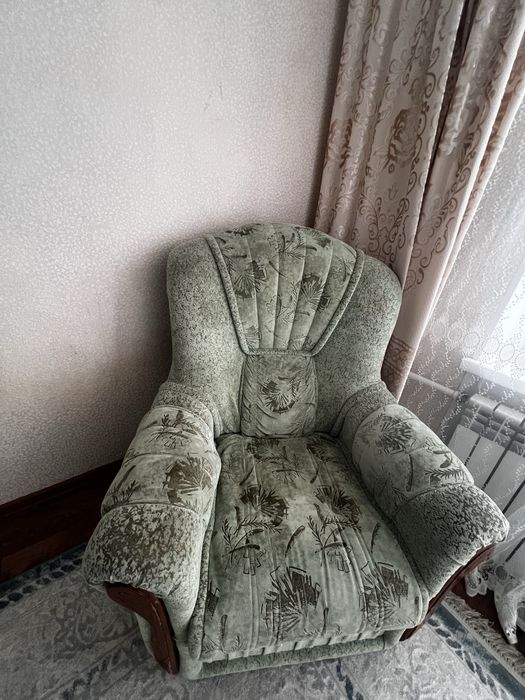 Продам мягкий уголок диван