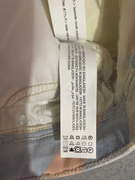 Pantaloni scurti BERSHKA