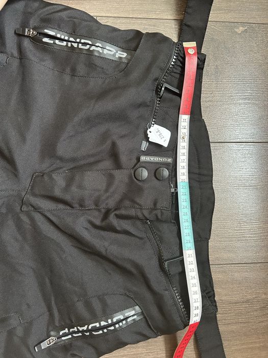 Pantaloni moto cu protectii genunchi