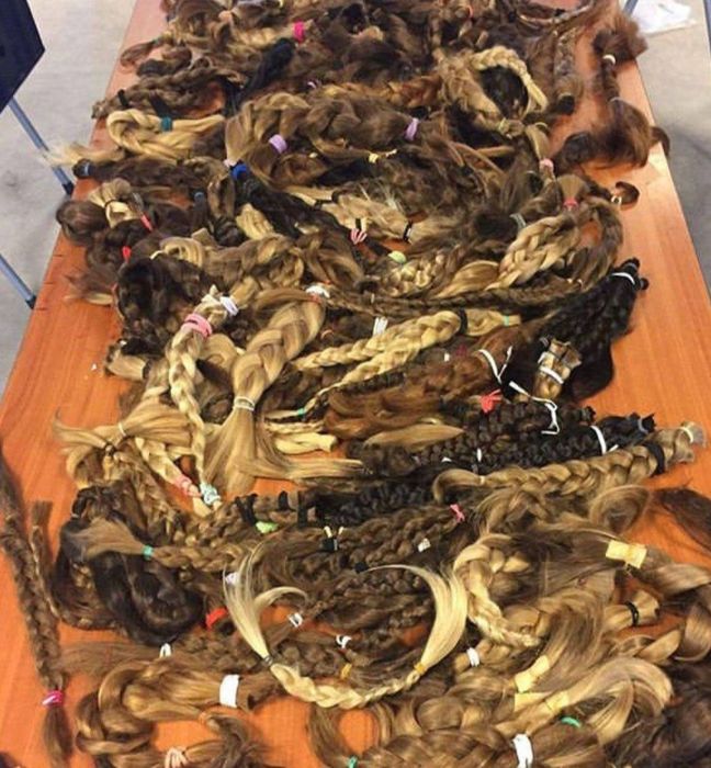 Перуки от естествена коса