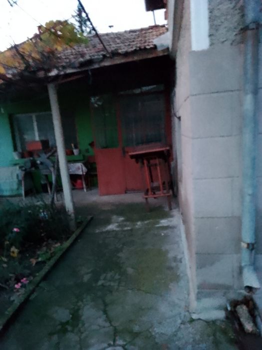 Продавам къща в кв. Мътница