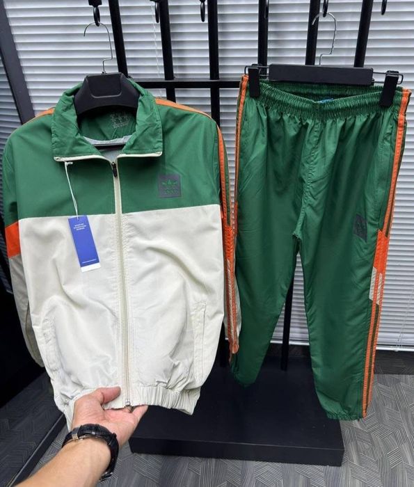 Trening bărbați Adidas, calitate Luxury, toate mărimile disponibile