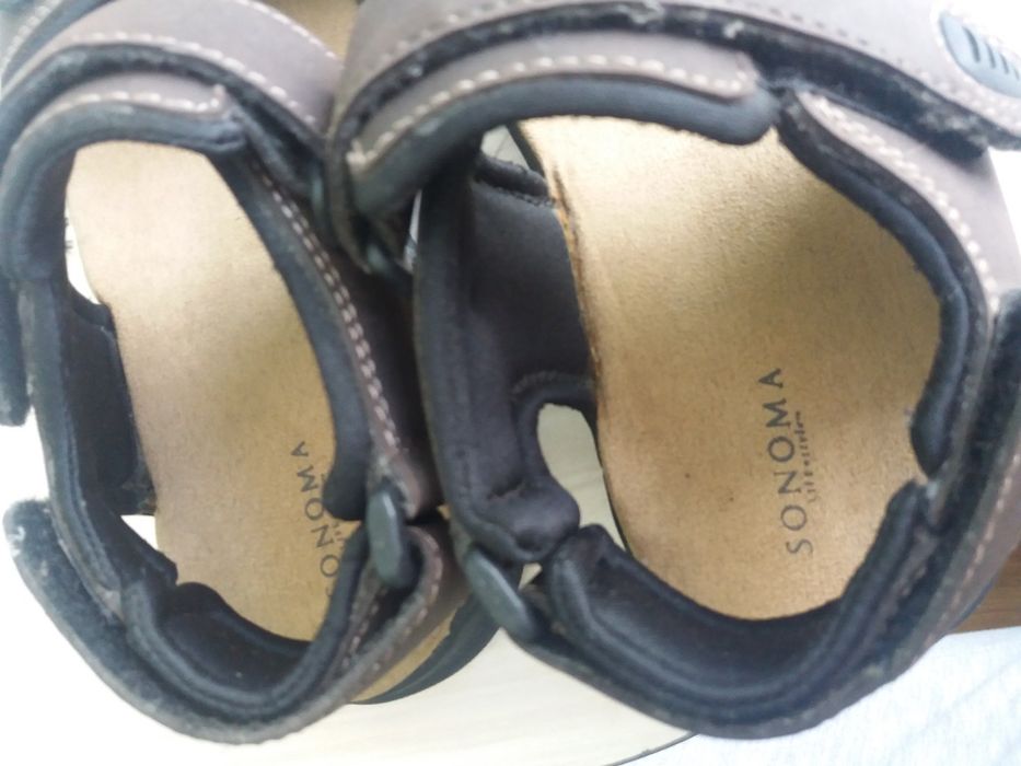 Нови маркови сандали SONOMA