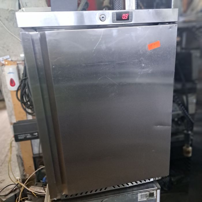 Хладилник професионален подплотов