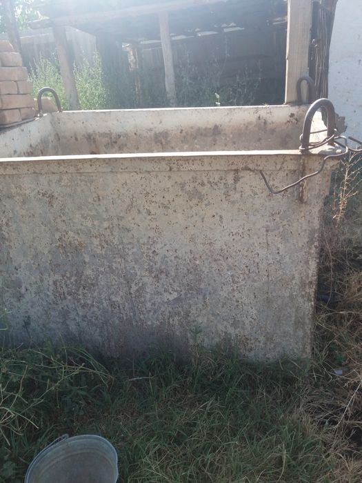 Железый чан для воды