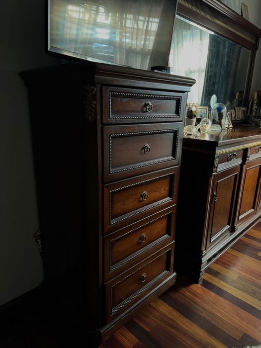 Продам спальный гарнитур из массива дерева