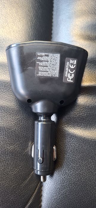 Încărcător de telefon auto