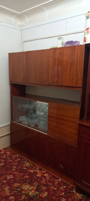 Стенка,  Сервант советский размер, ширина 150см.  Высота 200см