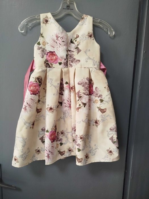 Детска рокля на цветя