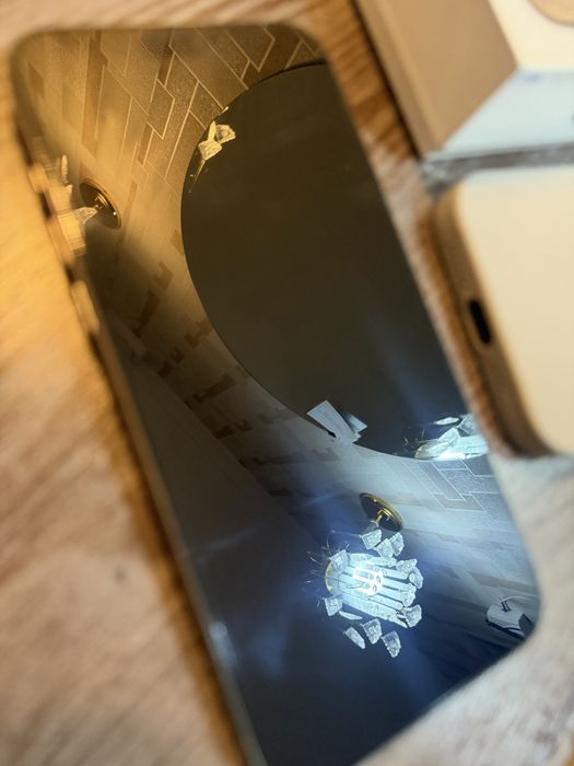 Iphone 15 pro max на 256 гб Титан