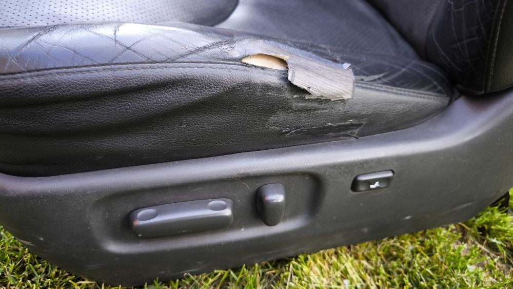 Toyota RAV4 2011 г. Кожен салон , задна лява врата и пета врата