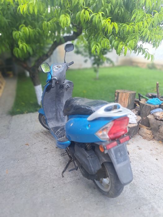 Vând scuter kimco 49cc 4t