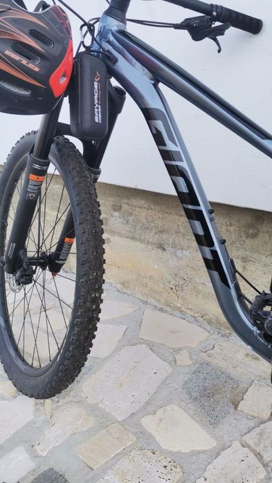 Bicicleta cu suspensie