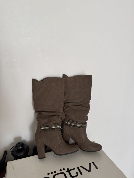 Продам сапоги Motivi новые