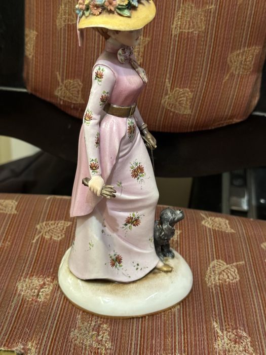 стара порцеланова статуетка капо ди монте