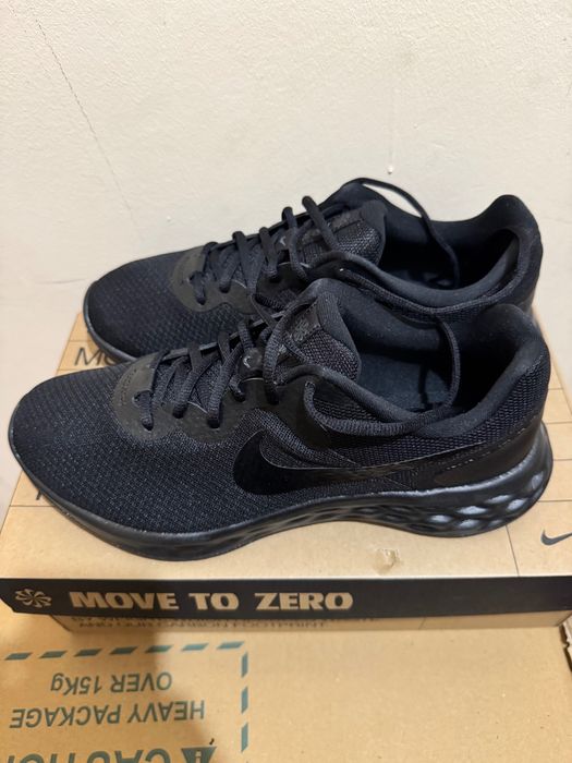 Nike Revolution 6