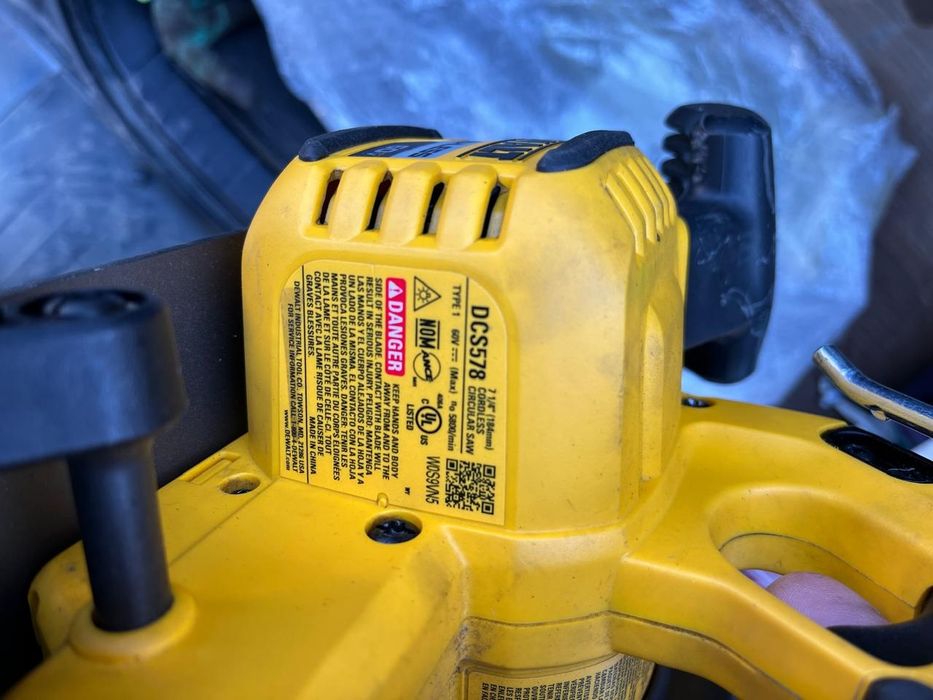 Циркулярная пила  Dewalt