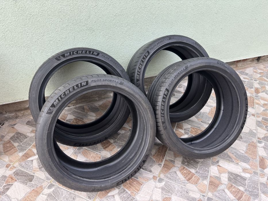 Michelin Pilot Sport 4S 275/35R21 \ 315/30/R21