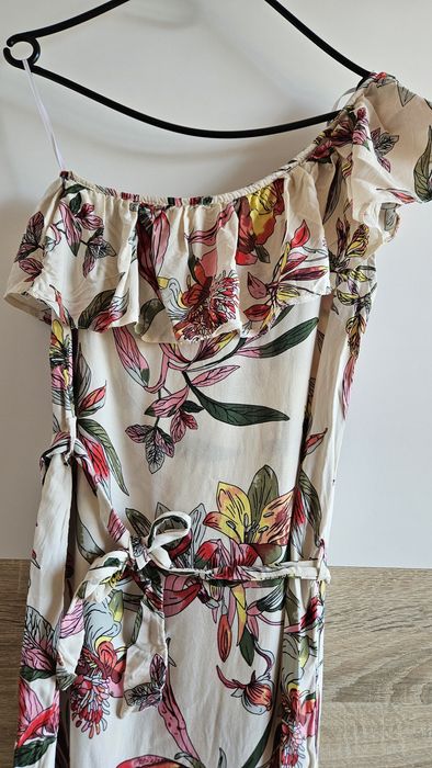 Лятна рокля с едно рамо