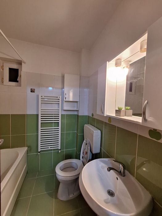 Închiriez garsonieră