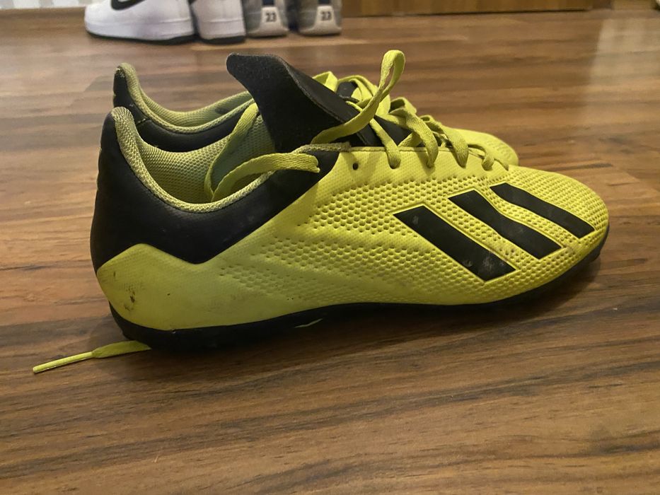 Adidas футболни обувки 42 – отлични, почти нови