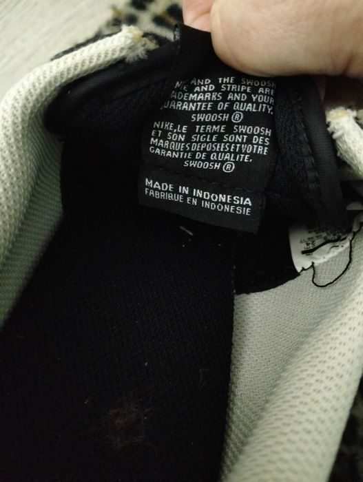 Pantofi sport Nike purtați un sezon,stare foarte bună, negri, mărimea 38, 5