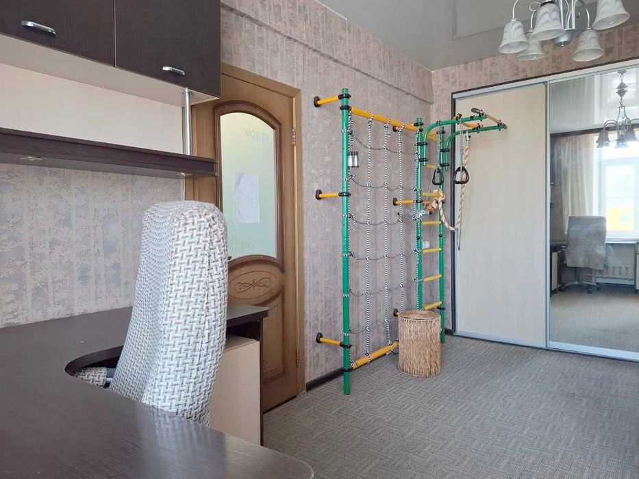 Продается 3-комнатная квартира