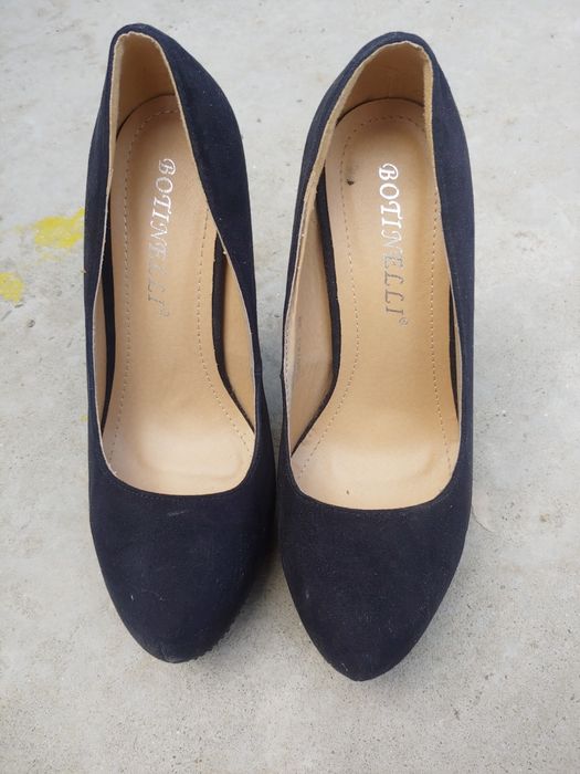 Pantofii noi 4 perechi