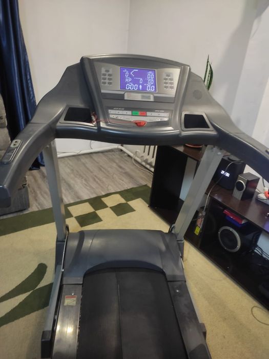 Продам беговую дорожку