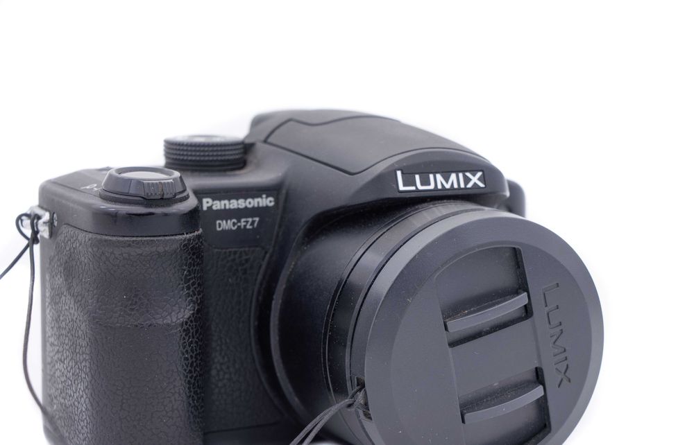 Aparat foto digital Lumix FZ7 12x zoom 6 megapixeli, ca nou