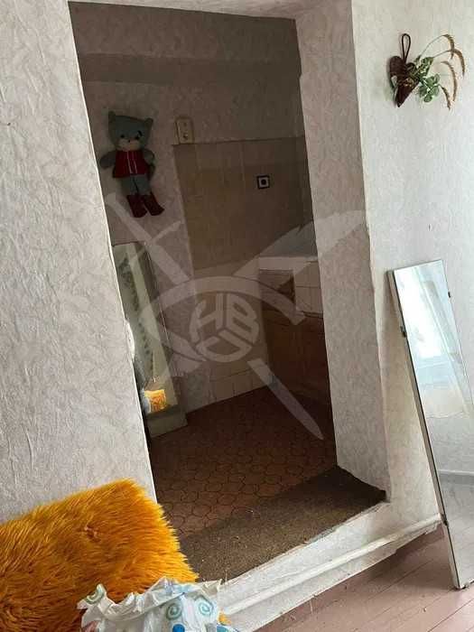 Продава се Къща в Първомай - 640 кв.м за 48 €/кв.м - Снимка #2