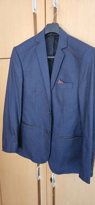 Елегантни мъжки костюми