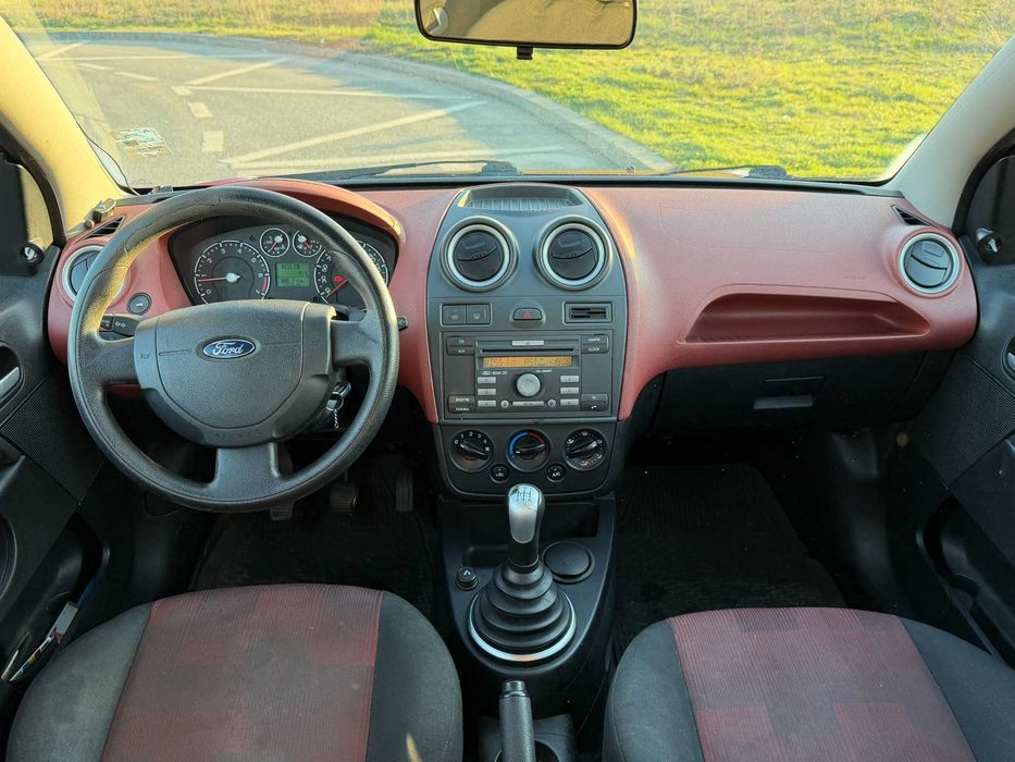 Ford Fiesta 2005 benzina