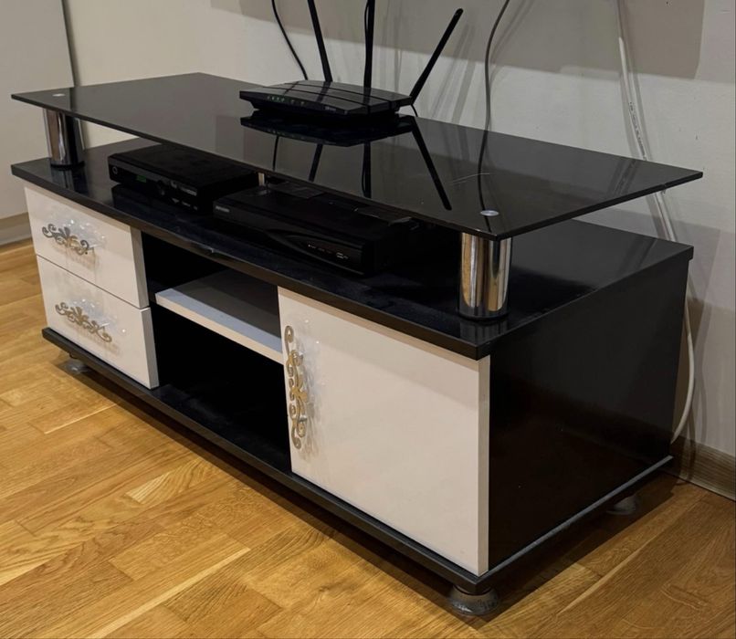 Секция/шкаф за телевизор