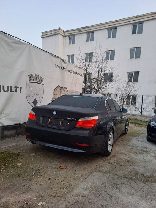 Vând bmw e60 sau schimb cu golf 5
masina este personala de 2ani de zil