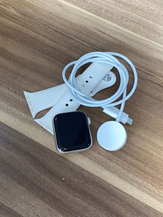 Apple Watch Seria SE 2nd gen / 40 mm / Starlight