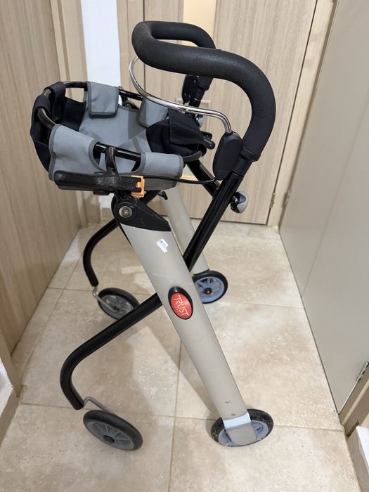 Cadru de mers, persoana in varsta sau recuperare medicala