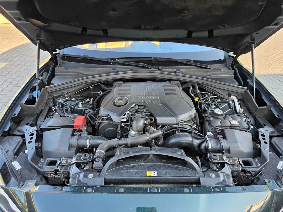 Jaguar F-Pace 3.0D AWD 300CP – 2017 – Eleganță, confort și putere